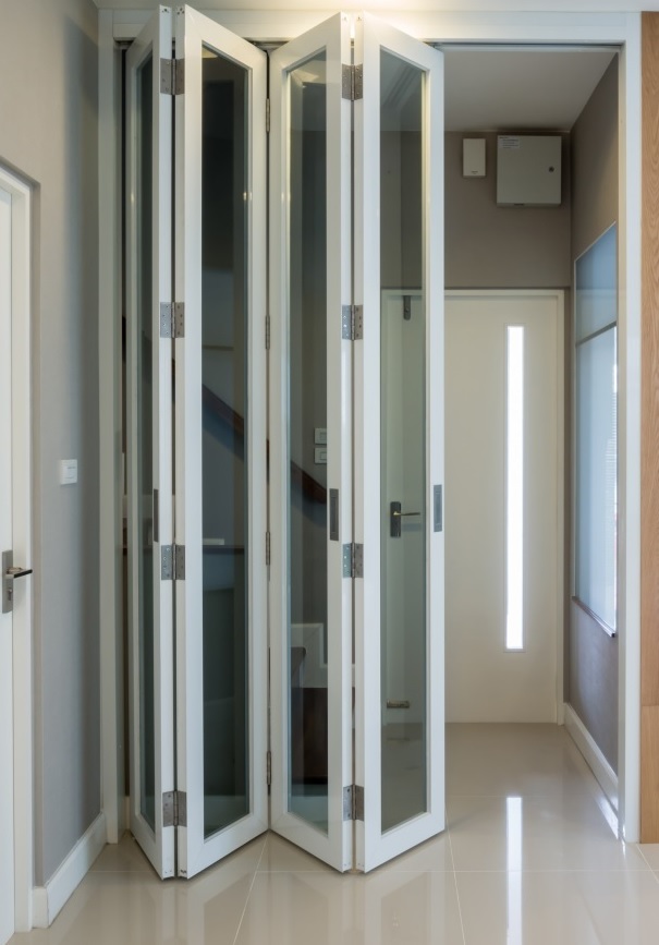 bifold door North Cheam, Stonecot Hill, SM3